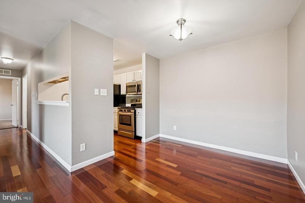 706 Woodhollow Drive - Photo 7