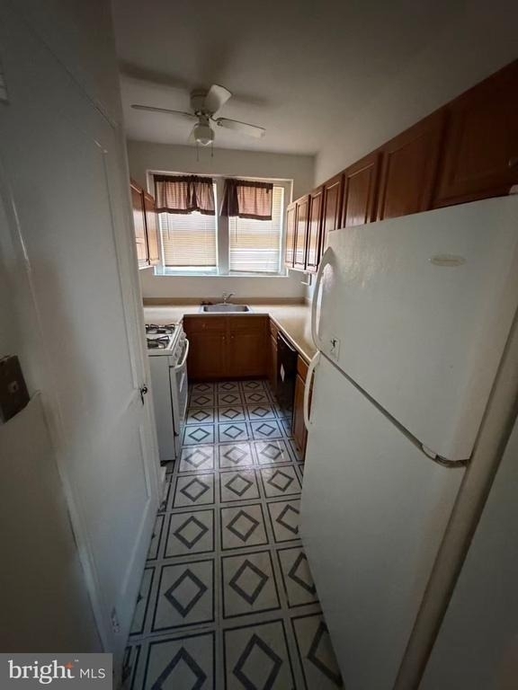 109 E Main Street - Photo 4