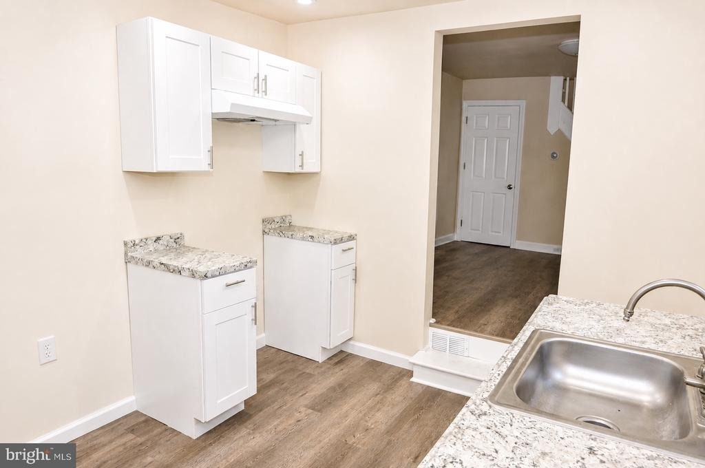 319 York Street - Photo 7