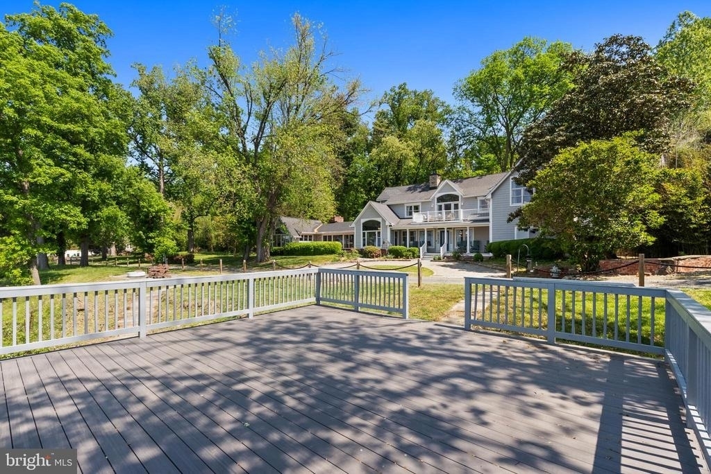 9112 Riverside Drive - Photo 47