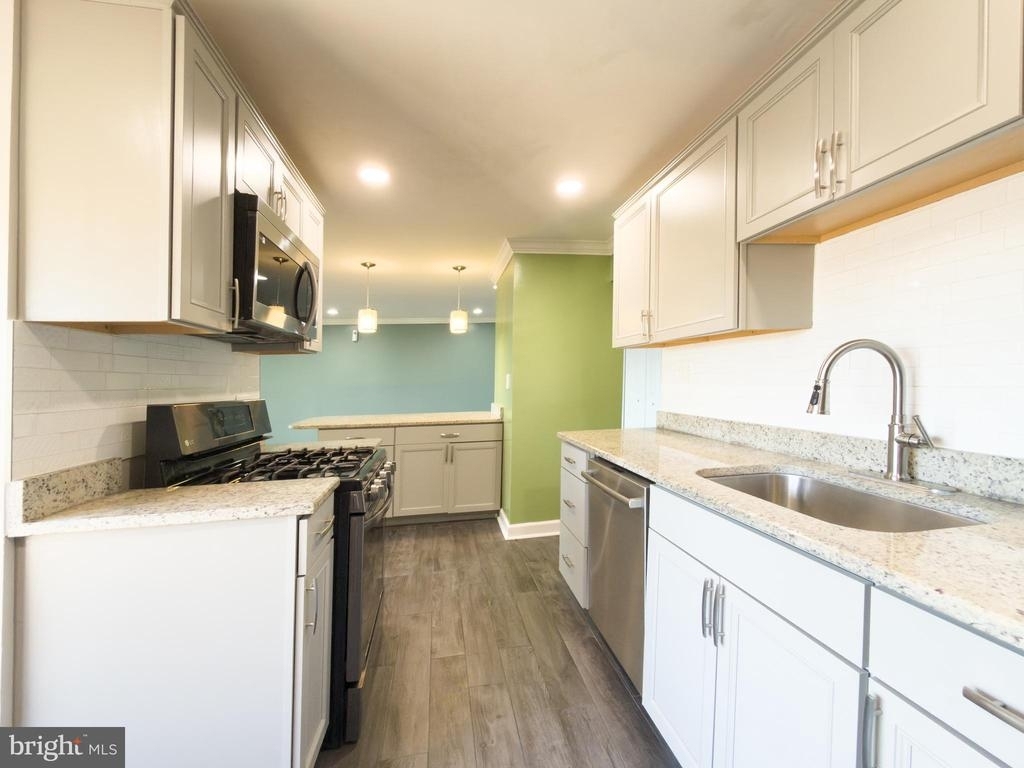 3327 Huntley Square Drive - Photo 1