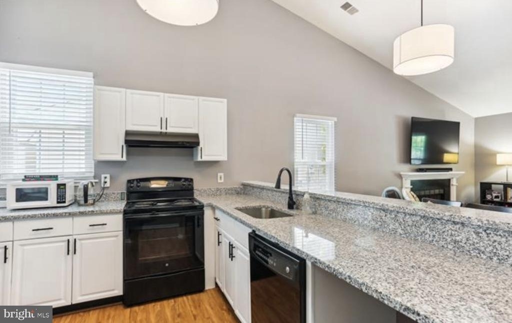 13348 Neerwinder Place - Photo 8