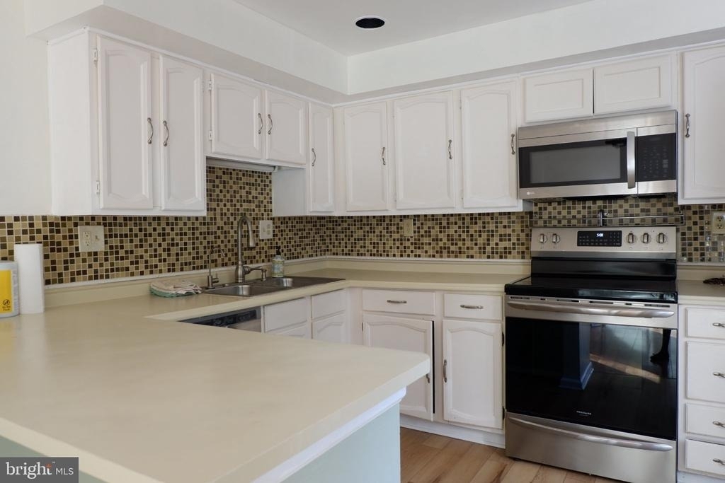 8284 Mary Lee Lane - Photo 4