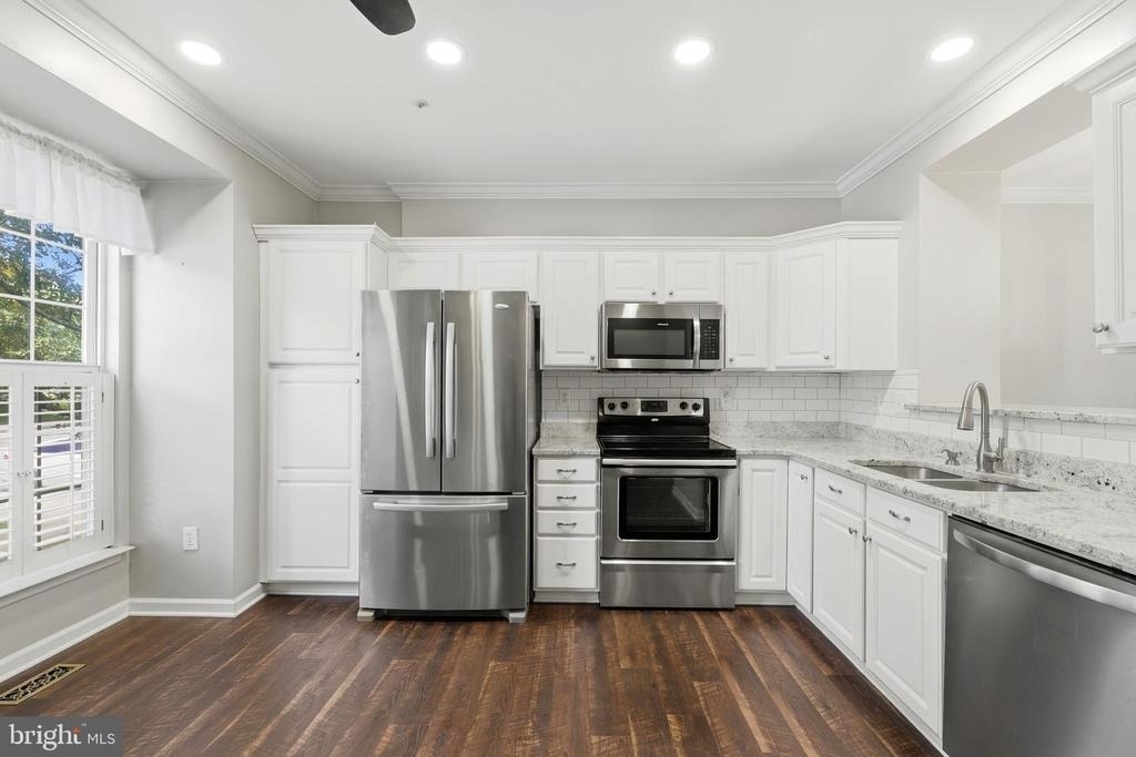2169 Sewanee Drive - Photo 2