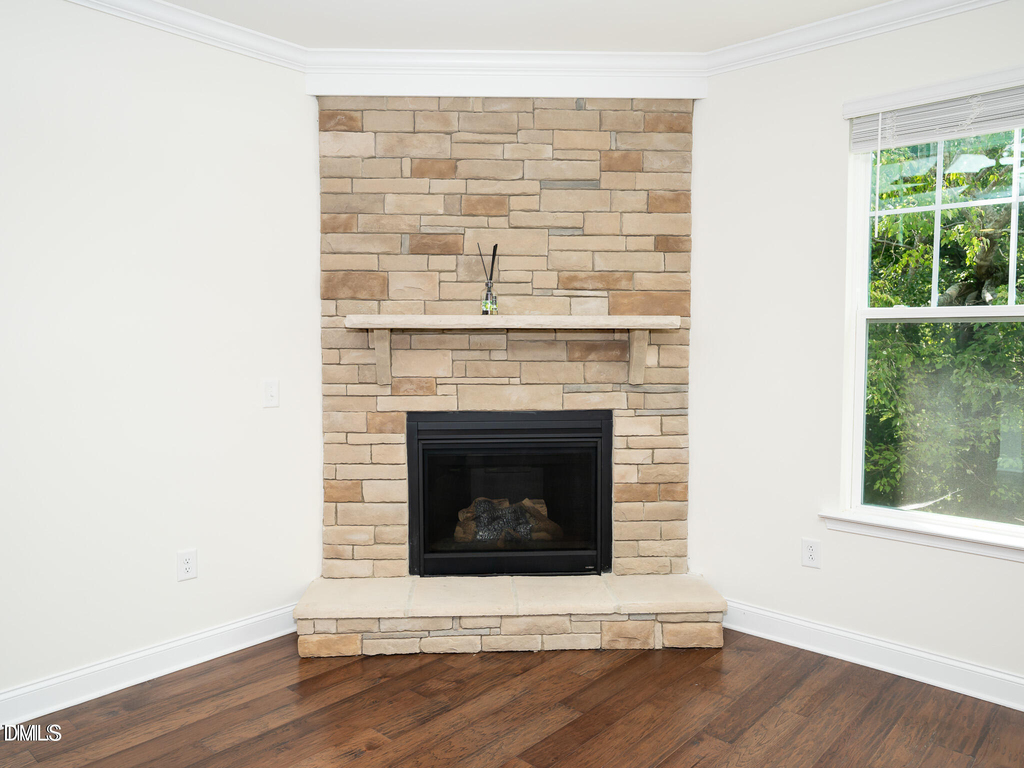 647 Newlyn Drive - Photo 13