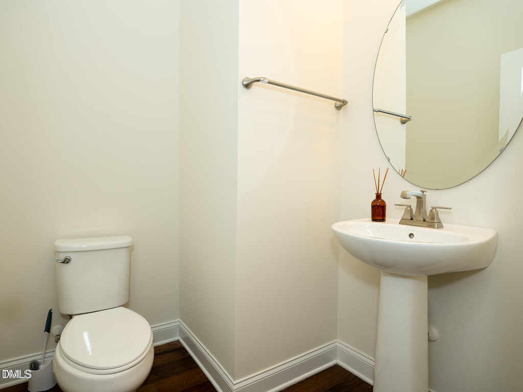 647 Newlyn Drive - Photo 8