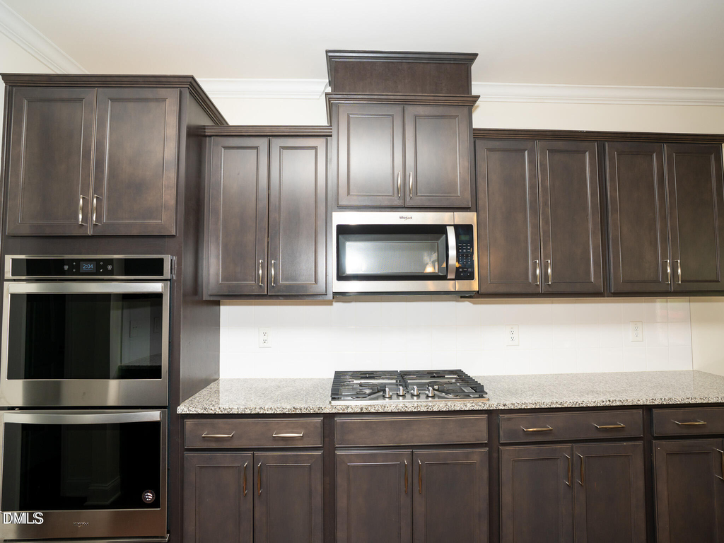 647 Newlyn Drive - Photo 15
