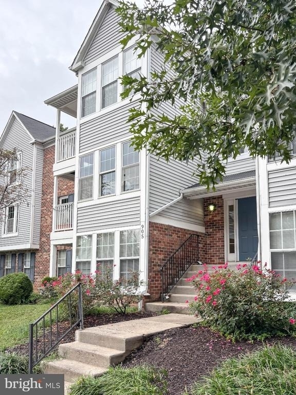905 Woodbridge Court - Photo 1