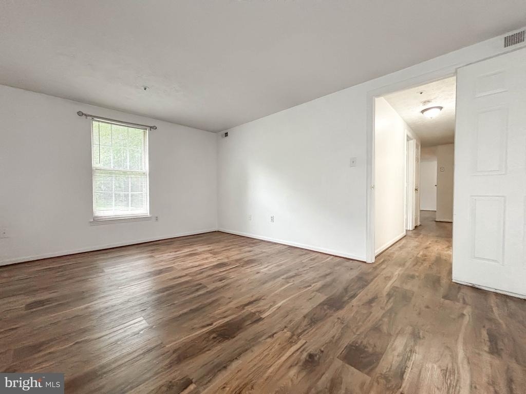 905 Woodbridge Court - Photo 11