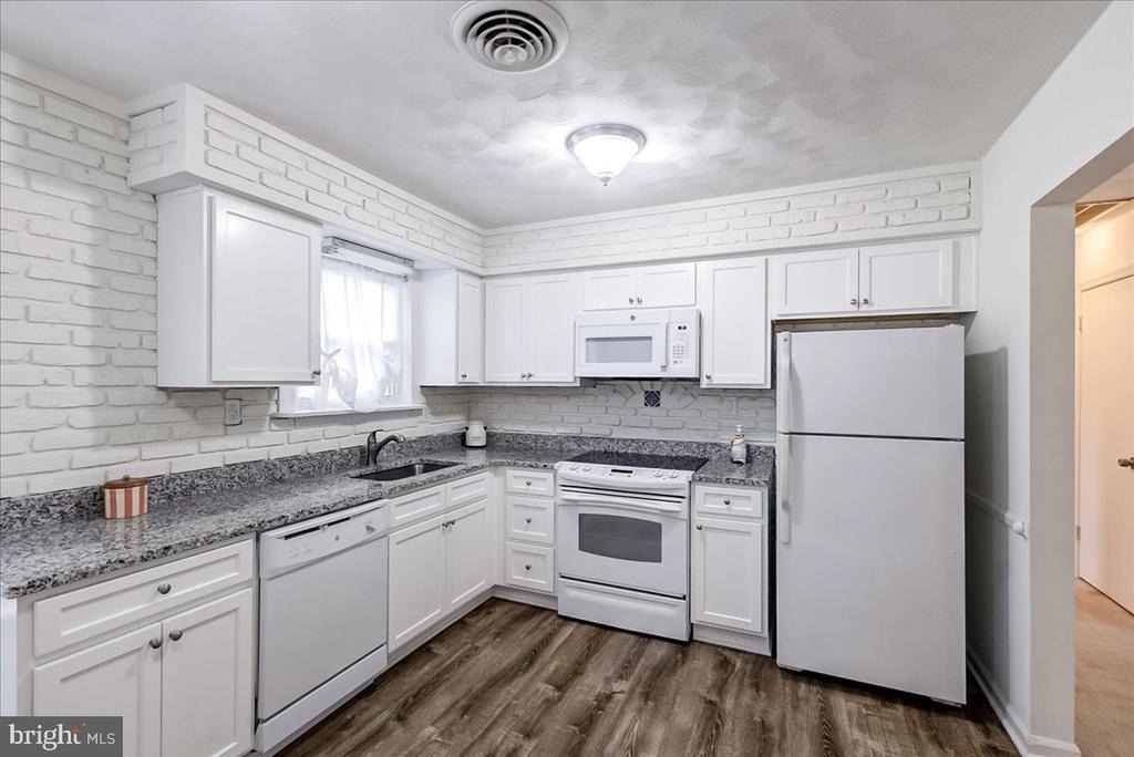 305 Luther Drive - Photo 5