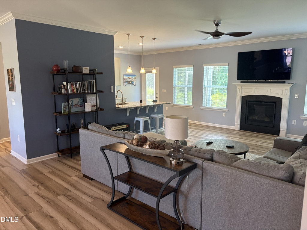 132 Lexington Drive - Photo 2