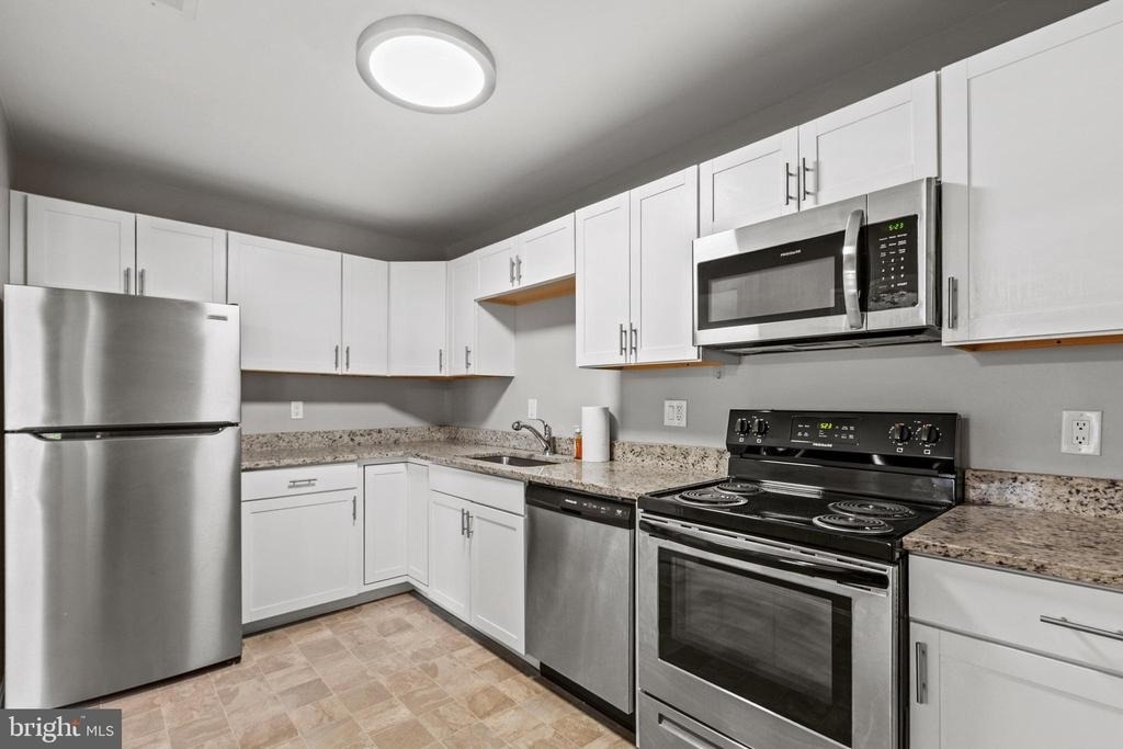 4554 Ryan Place - Photo 15