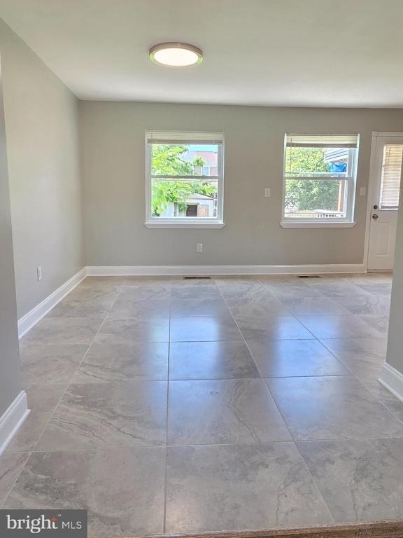 712 Mansfield Road - Photo 4