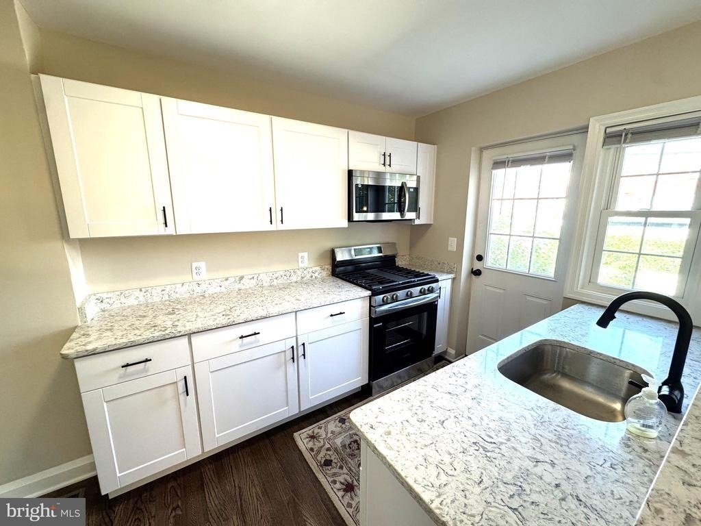 8130 Loch Raven Boulevard - Photo 13