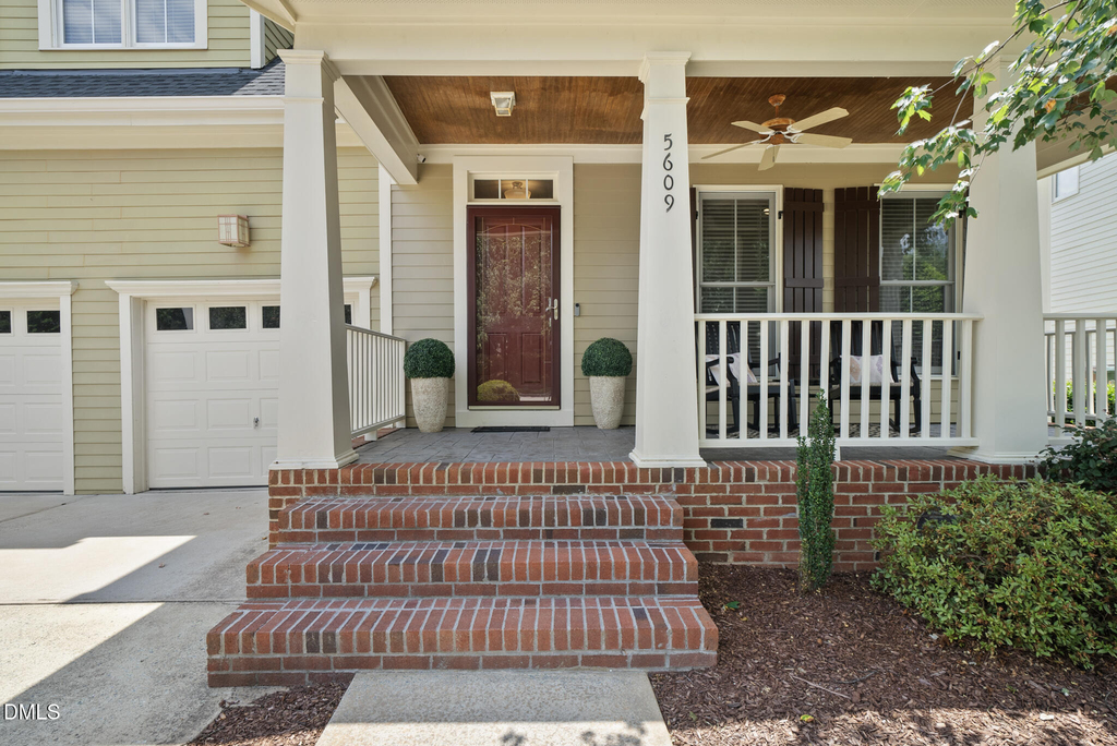 5609 Cary Glen Boulevard - Photo 2