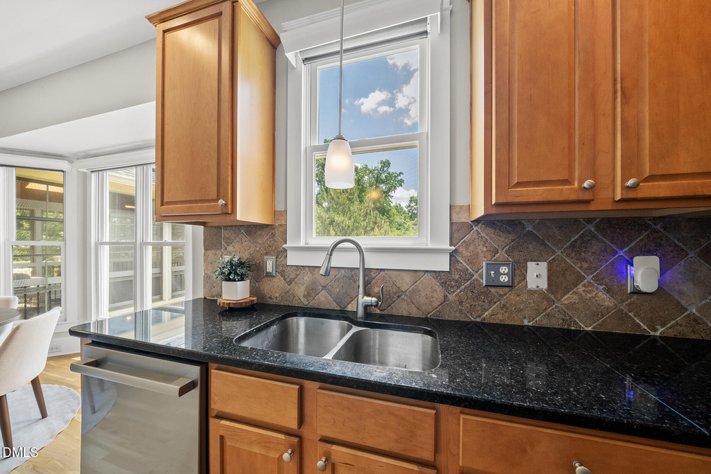 5609 Cary Glen Boulevard - Photo 7