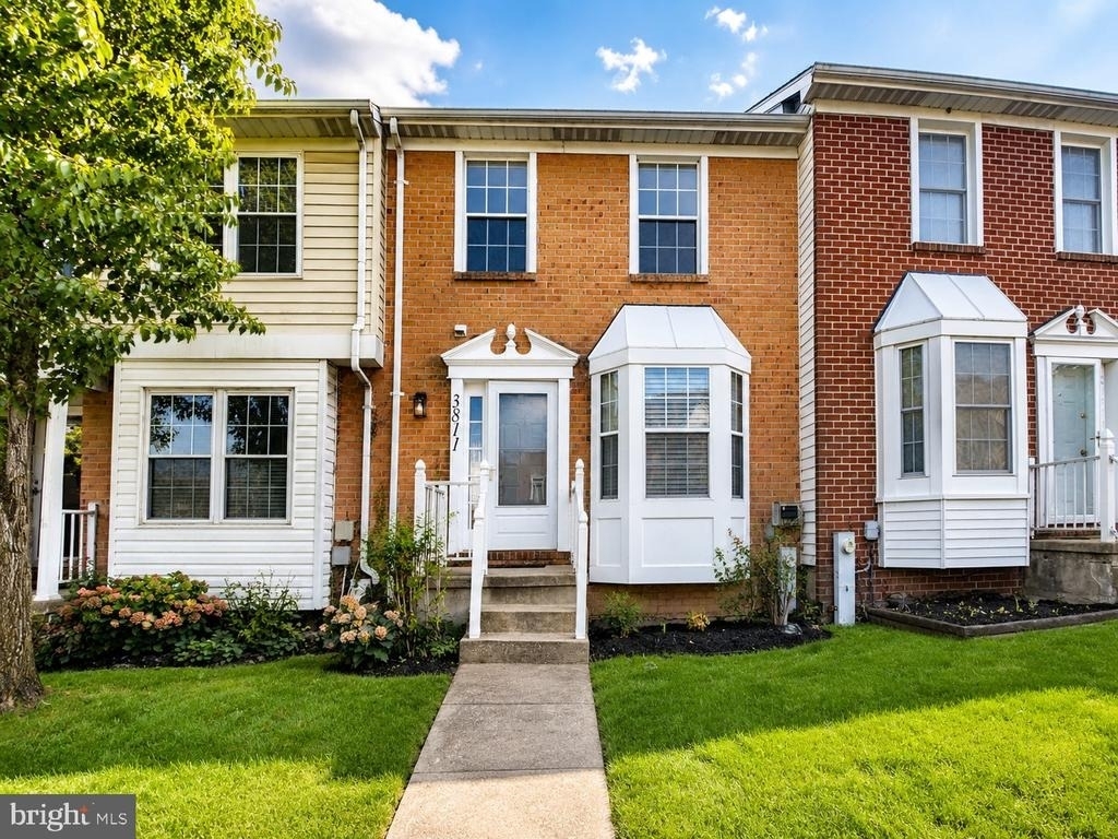 3811 Glenview Terrace - Photo 0