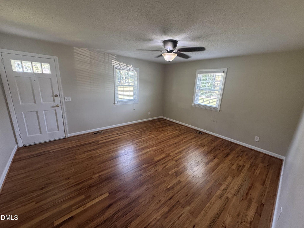 1410 Jonesboro Road - Photo 3