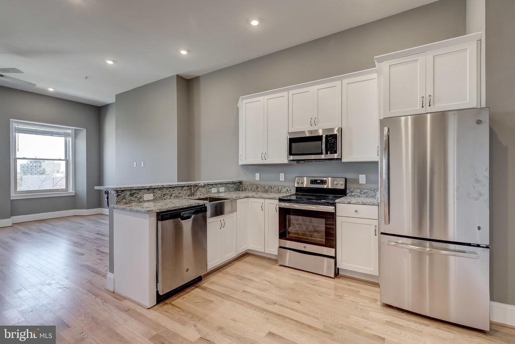 1214 Eutaw Place - Photo 4