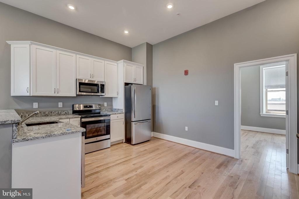 1214 Eutaw Place - Photo 5