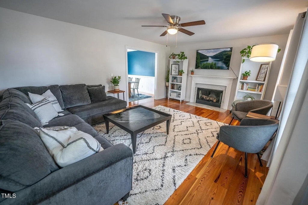 4312 Dyer Court - Photo 5