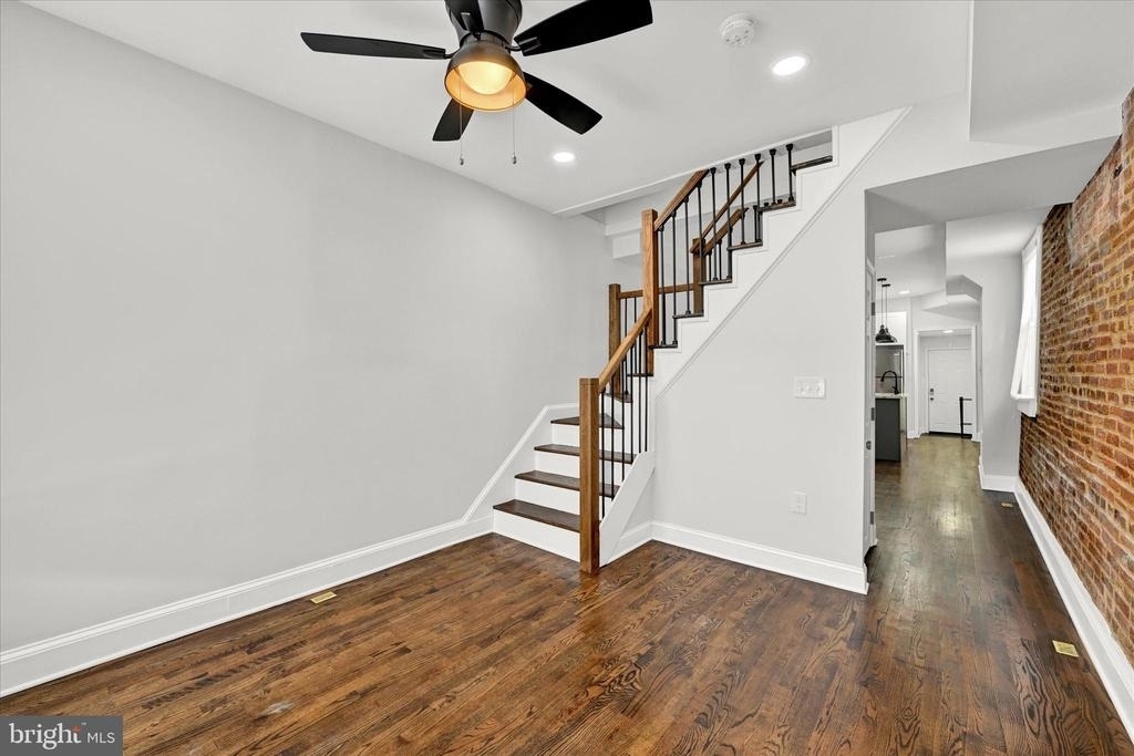 2 W Barney Street - Photo 3
