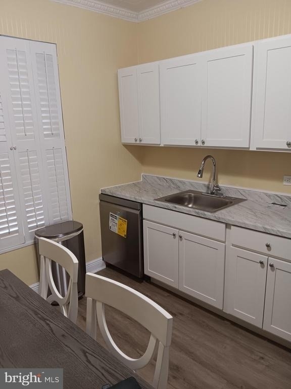 1340 Sargeant Street - Photo 8