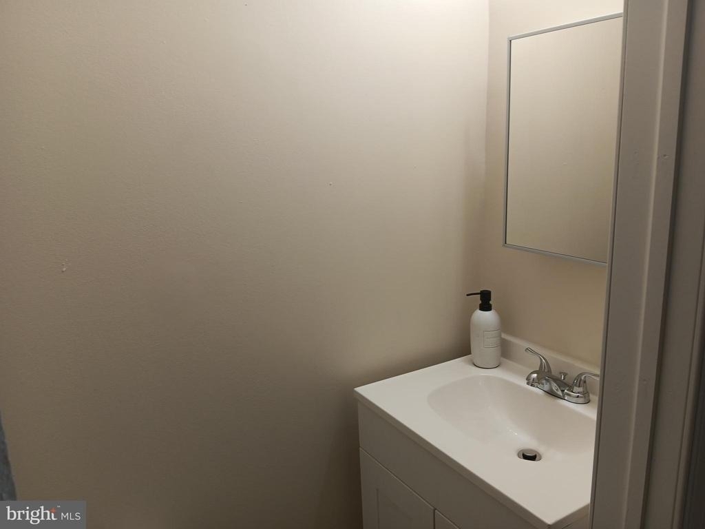1340 Sargeant Street - Photo 5