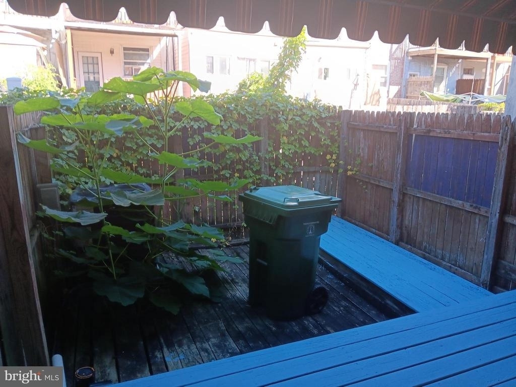1340 Sargeant Street - Photo 11
