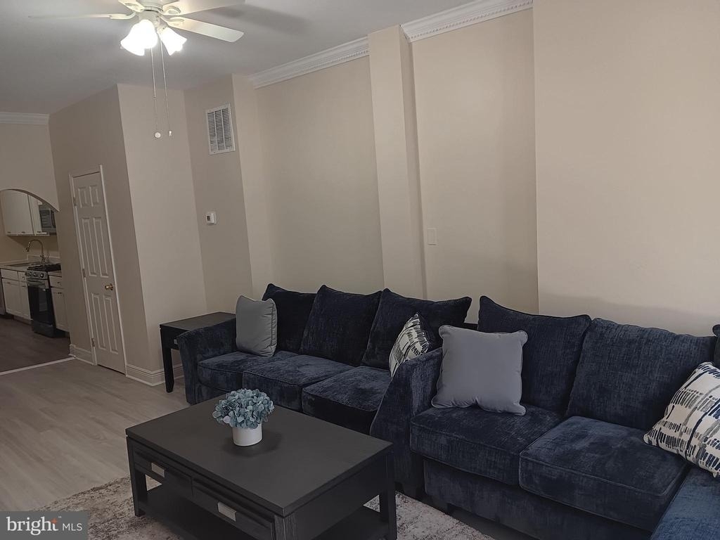 1340 Sargeant Street - Photo 2