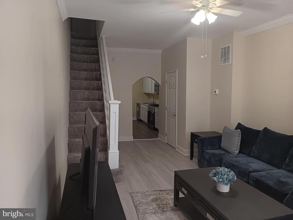 1340 Sargeant Street - Photo 3