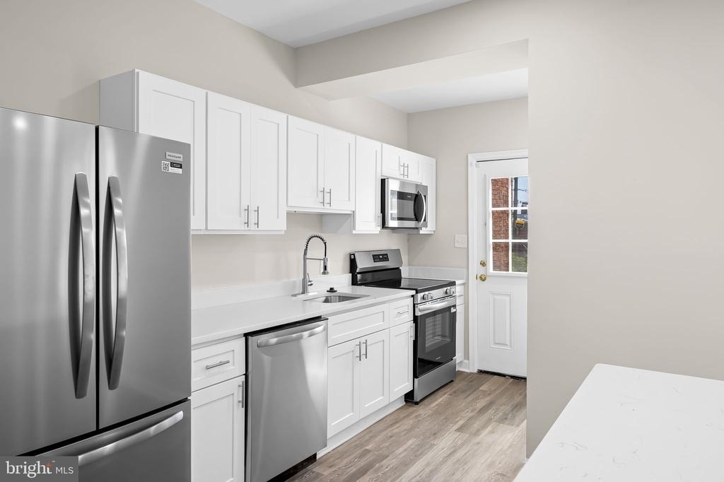 2011 E 30th Street - Photo 8