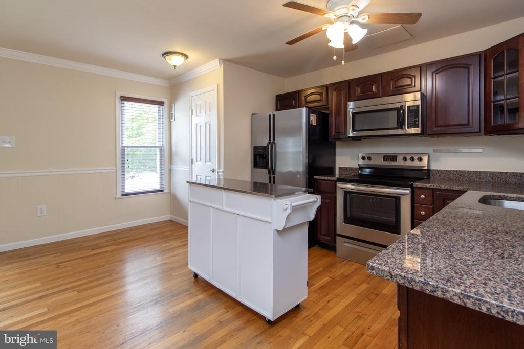 1036 Hyde Park Drive - Photo 4