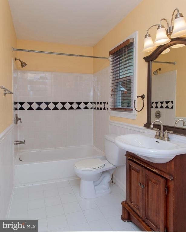 1036 Hyde Park Drive - Photo 15