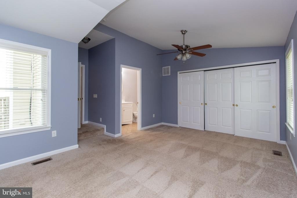 1036 Hyde Park Drive - Photo 9