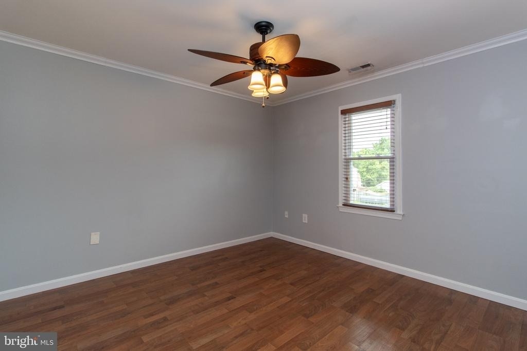 1036 Hyde Park Drive - Photo 11