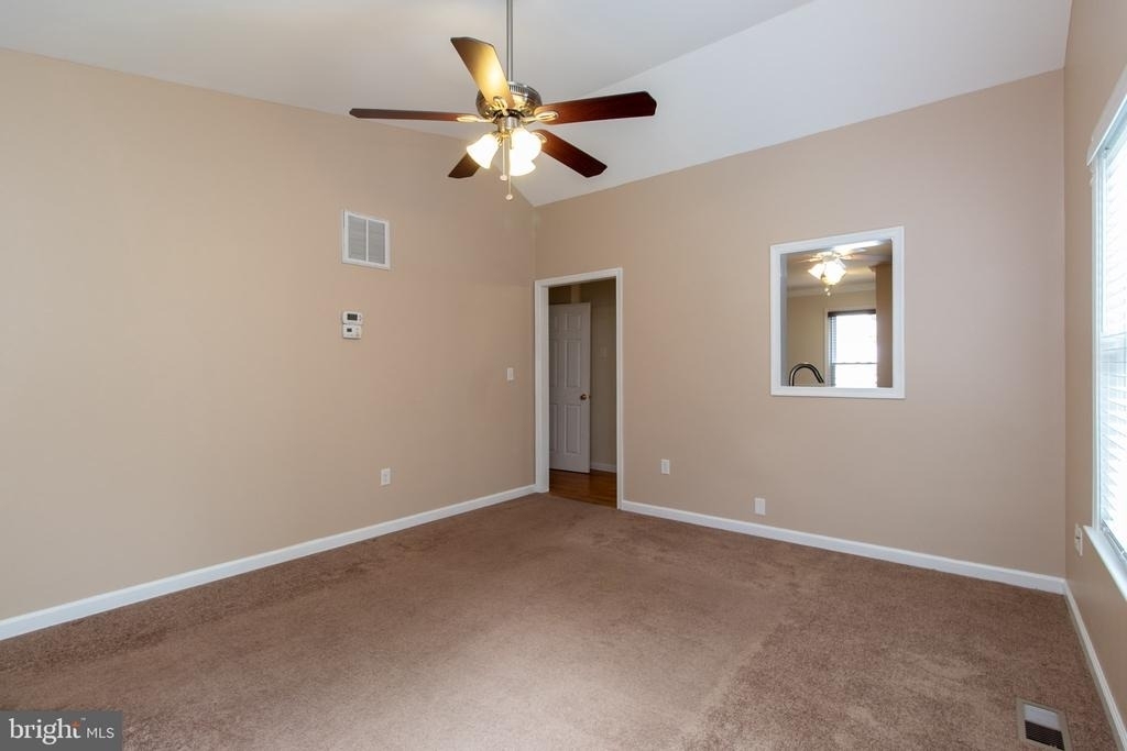1036 Hyde Park Drive - Photo 7