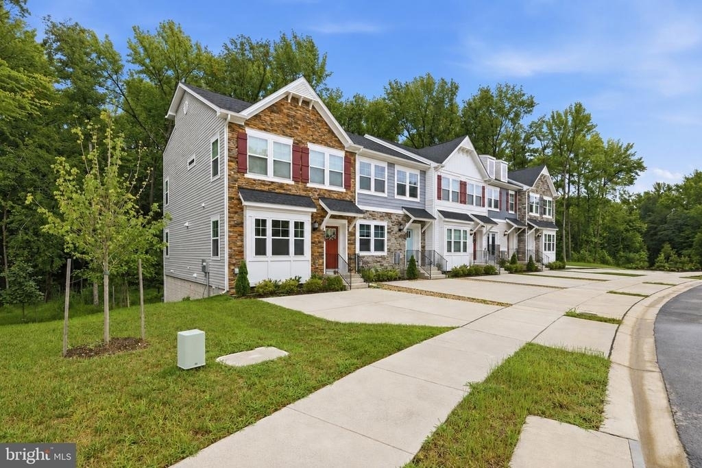 6815 Winterhill Ln - Photo 2