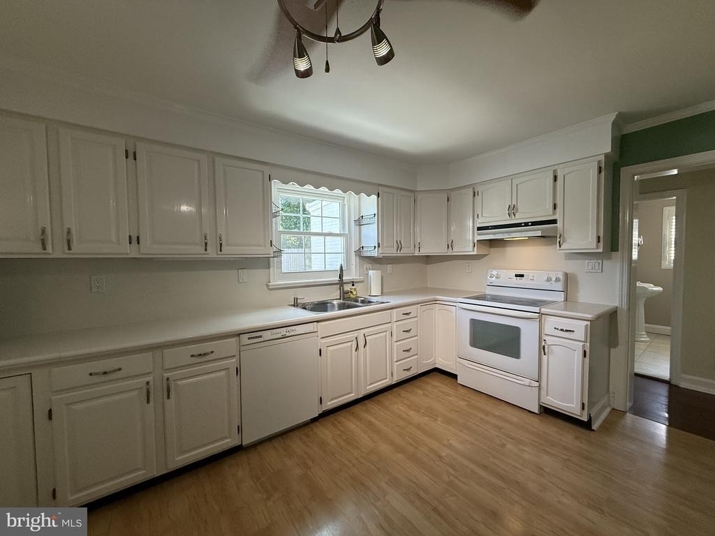 31 E 6th Street - Photo 4