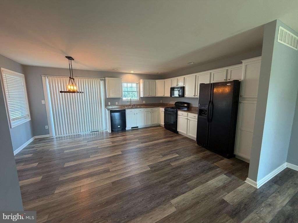 172 Abigail Lane - Photo 3