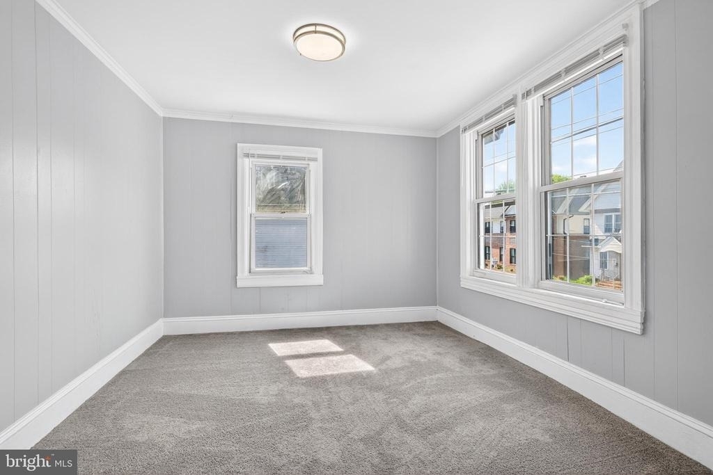 216 W Division Street - Photo 7