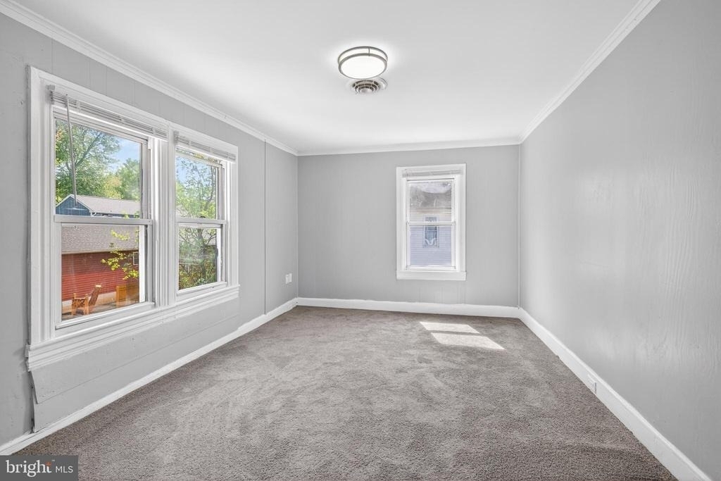 216 W Division Street - Photo 8