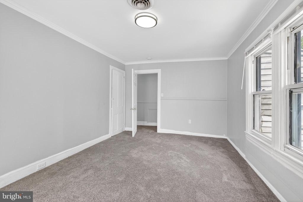 216 W Division Street - Photo 9