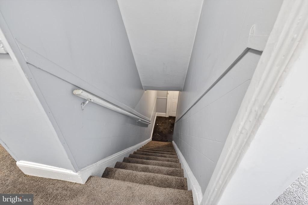 216 W Division Street - Photo 14