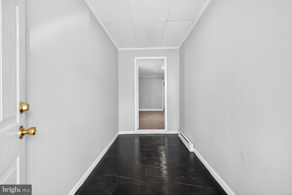 214 W Division Street - Photo 2