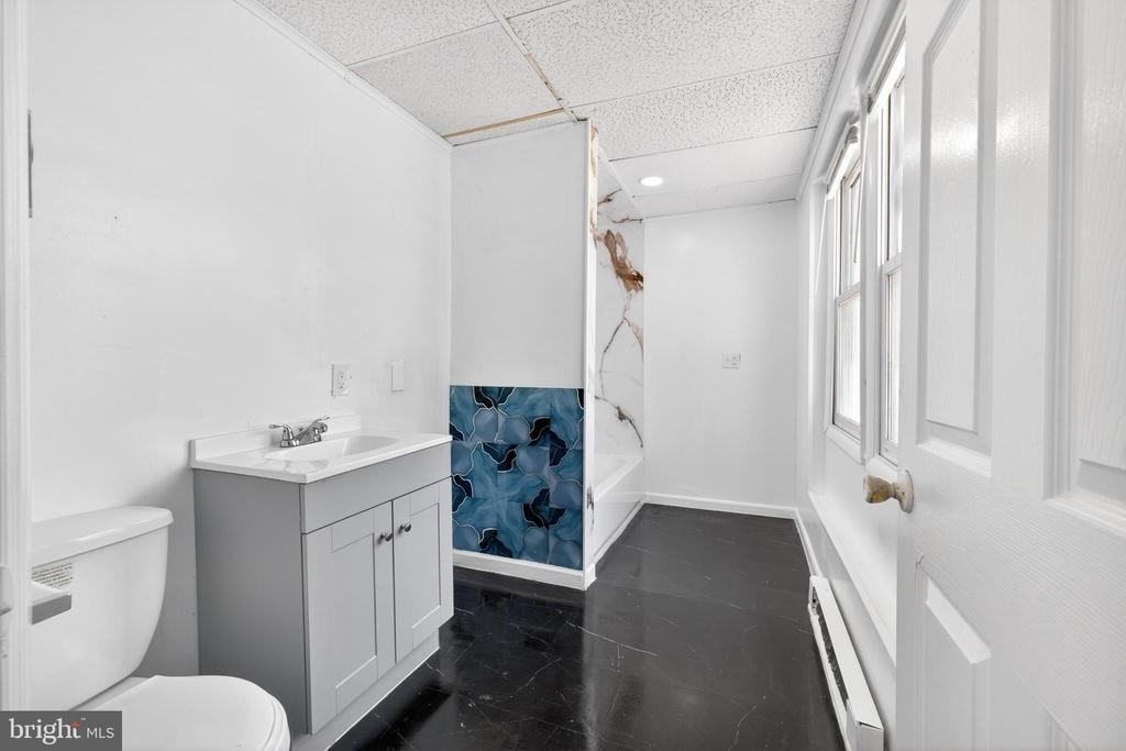 214 W Division Street - Photo 7