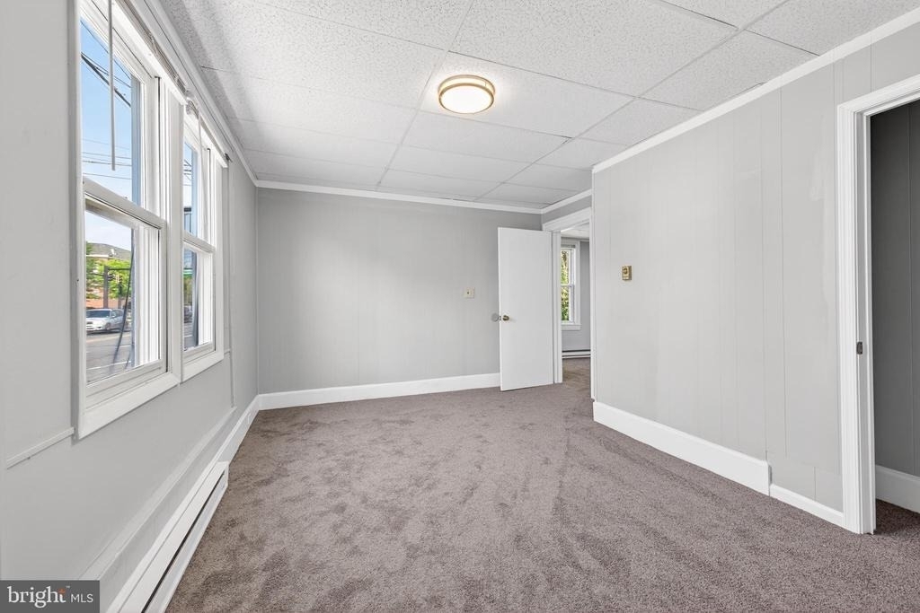 214 W Division Street - Photo 8