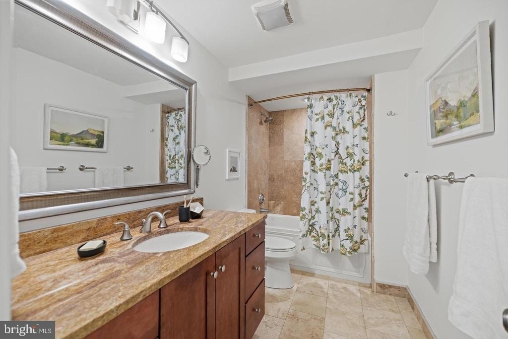 1237 Kenyon Street Nw - Photo 17