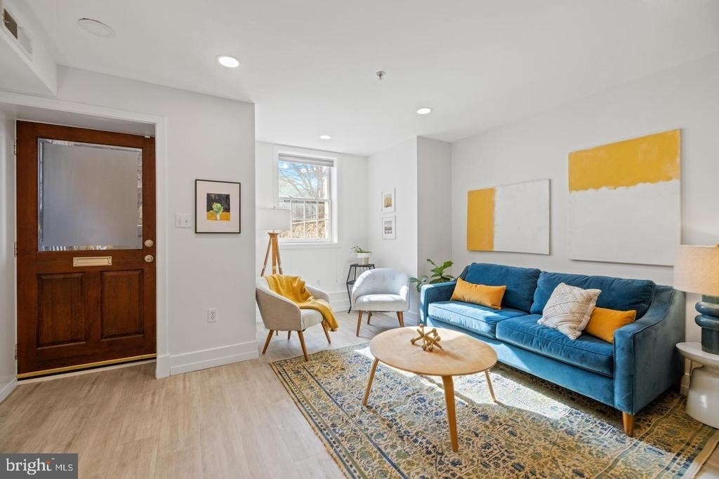 1237 Kenyon Street Nw - Photo 4