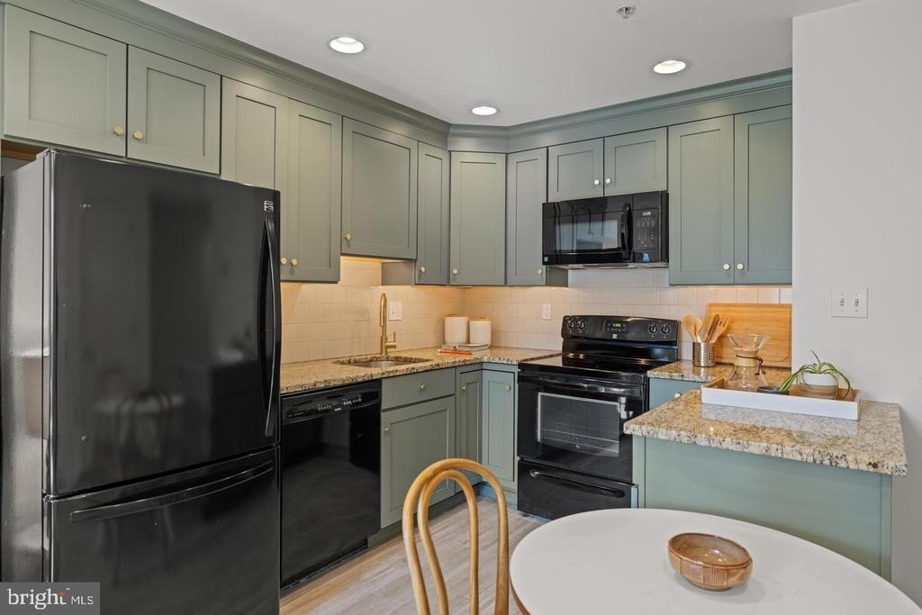 1237 Kenyon Street Nw - Photo 7